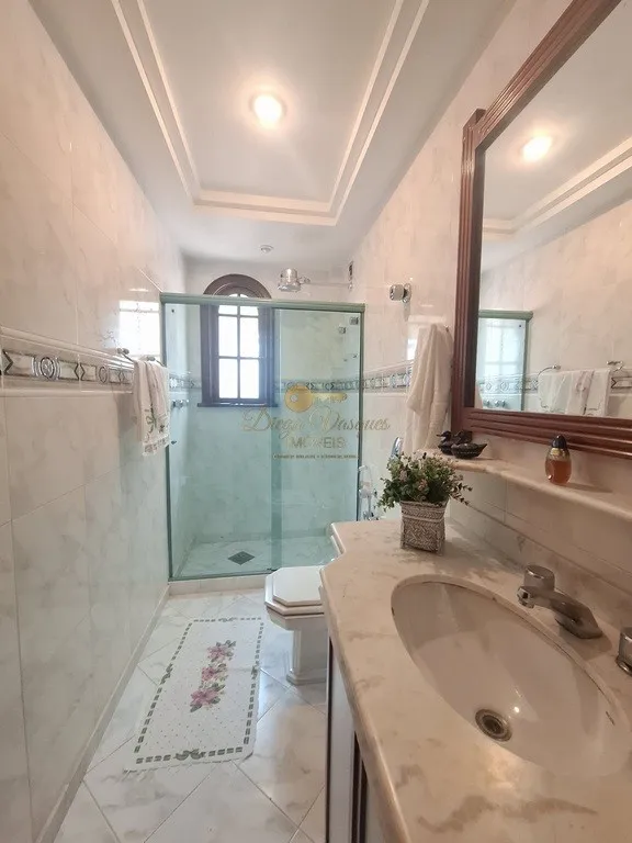 Imagem Casa em Condomínio para Venda em Teresópolis / RJ no bairro Parque do Imbui