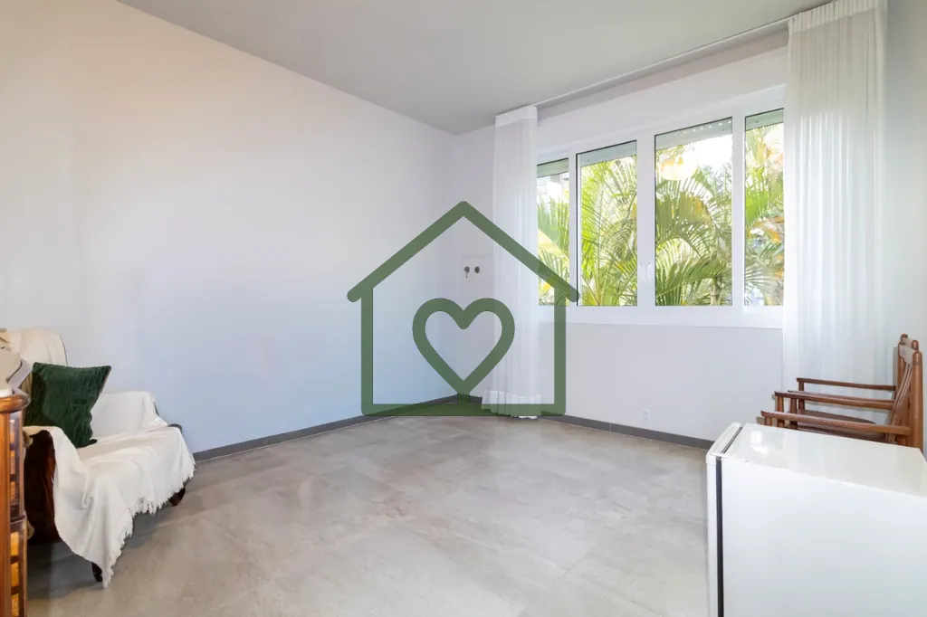 Imagem Encante-se por este apartamento garden de 171m² de área privativa, com móveis planejados de alta ...
