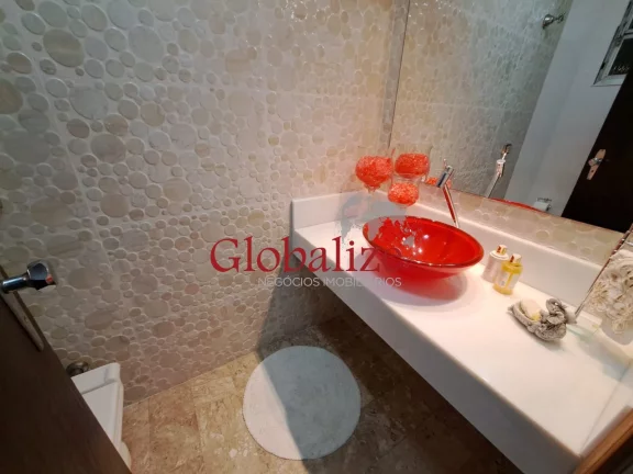 Imagem Apartamento à venda com 195m², 3 quartos, 1 suíte, closet, frente Mar por R$2.200,00 na Ponta da Praia em Santos