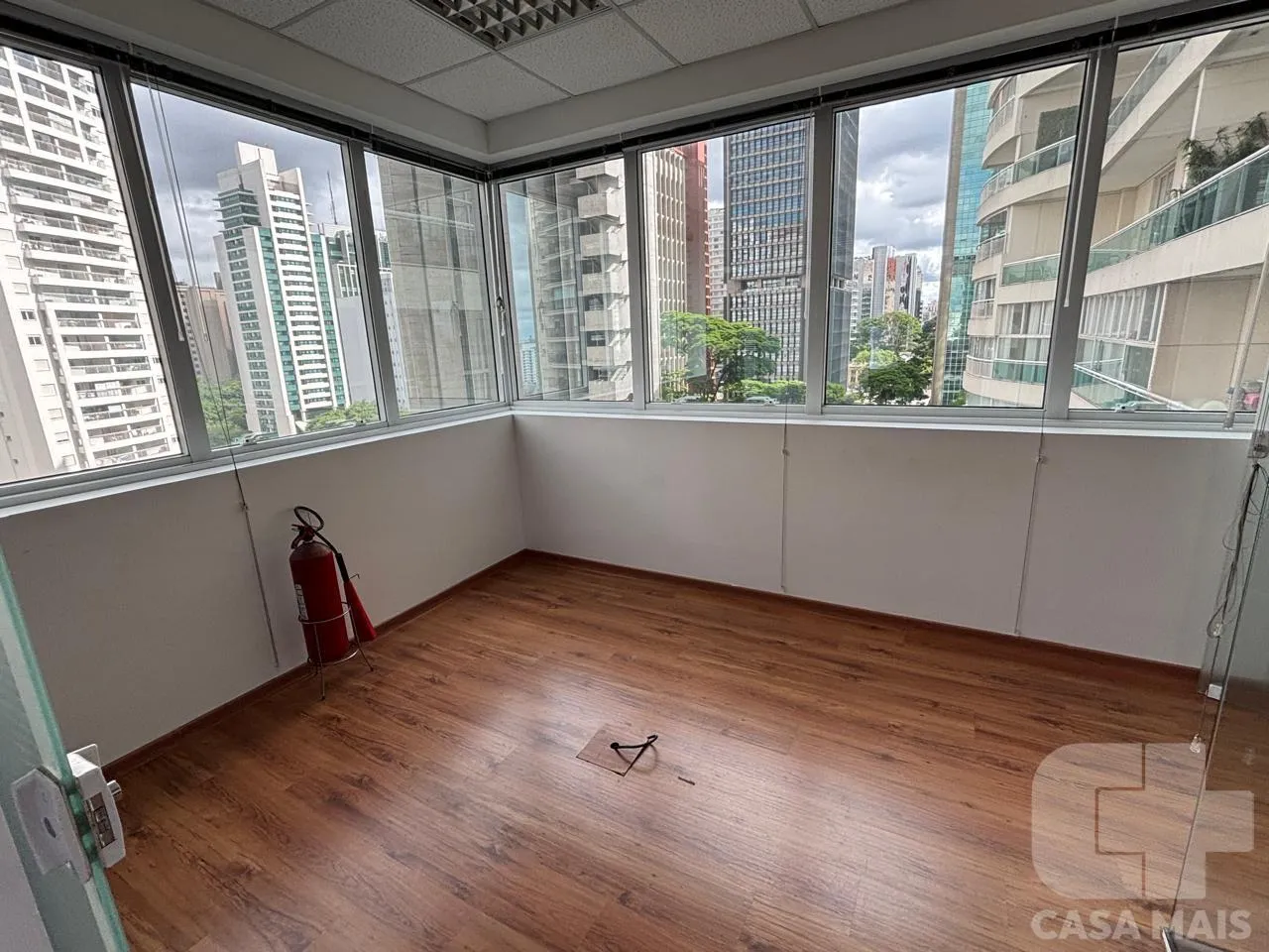 Imagem Sala Comercial para Locação em São Paulo / SP no bairro Cerqueira César