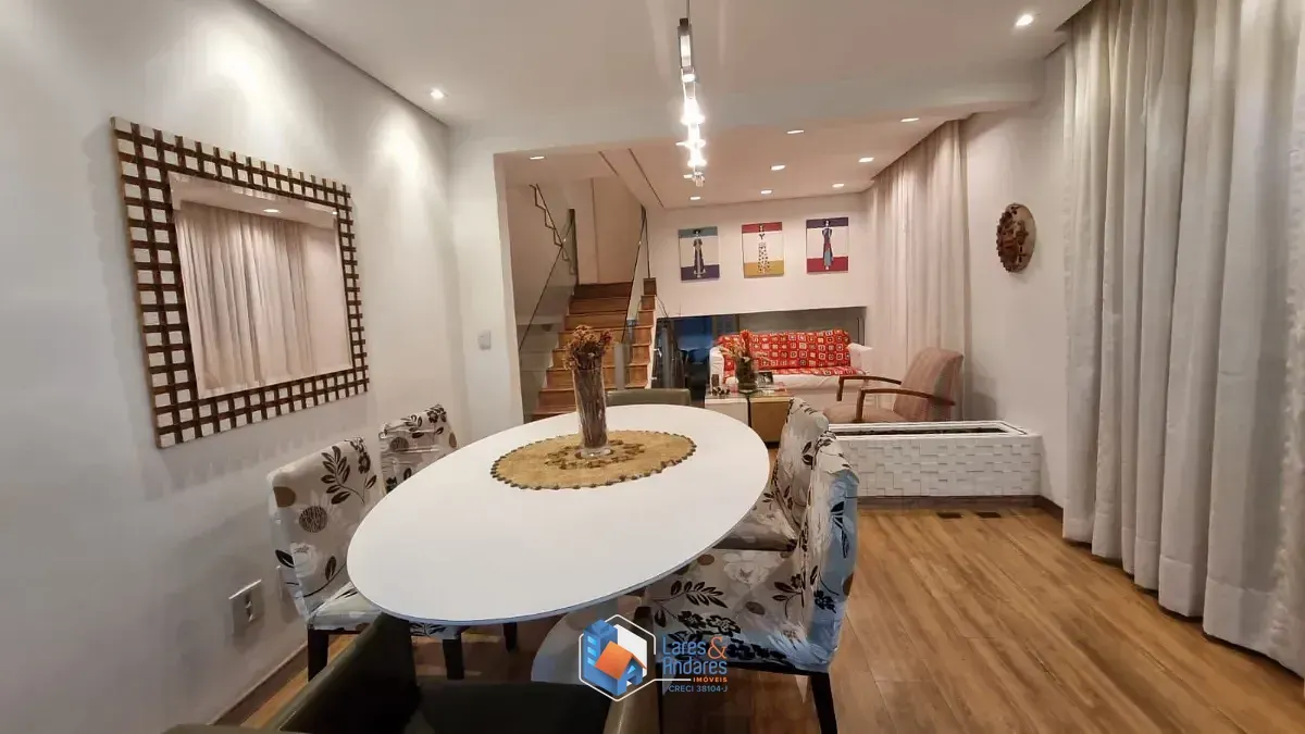 Imagem Casa para venda em Vila Suzana com 4 quartos, sendo 2 suítes, 340m²