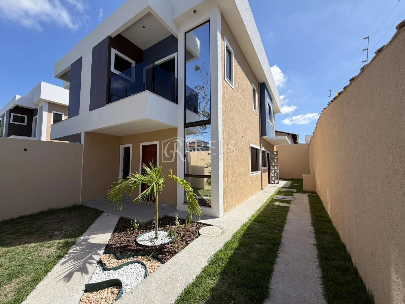 Foto do imóvel Casa para Venda em Rio das Ostras, Jardim Mariléa, 3 dormitórios, 1 suíte, 3 banheiros, 2 vagas em Avenida Cidade de Campos, 999 - Jardim Mariléa, Rio das Ostras - RJ