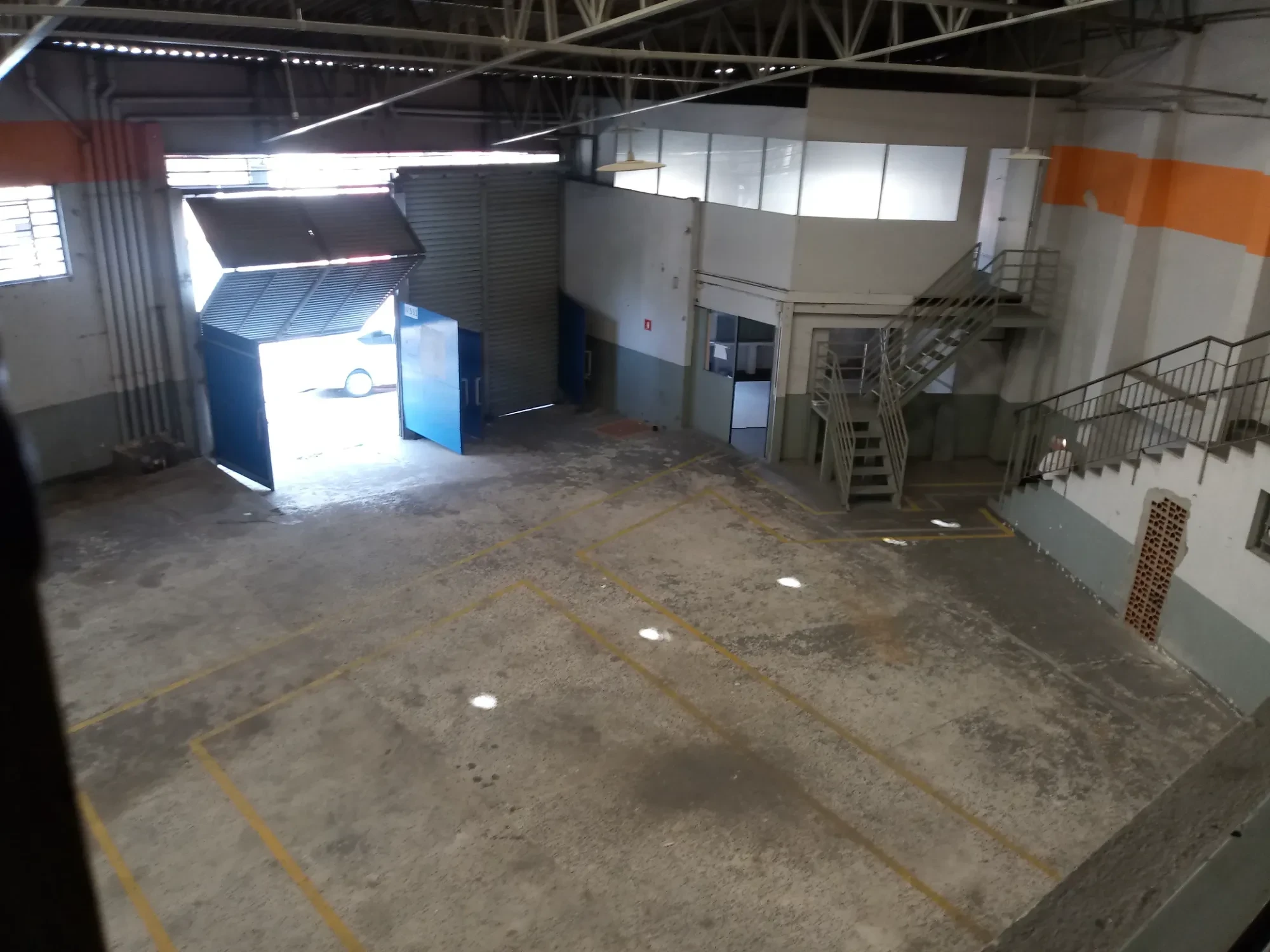 Imagem Galpão para Alugar, 435 metros em Ayrosa - Osasco