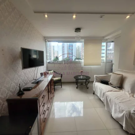 Foto do imóvel 2 quartos, suite, porcelanato, montado