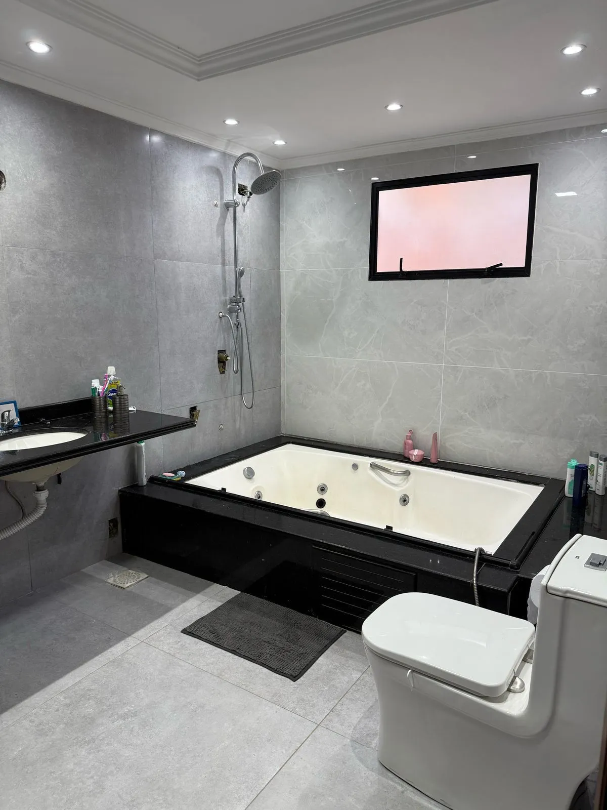 Imagem Casa com 03 quartos e 02 vagas de garagem