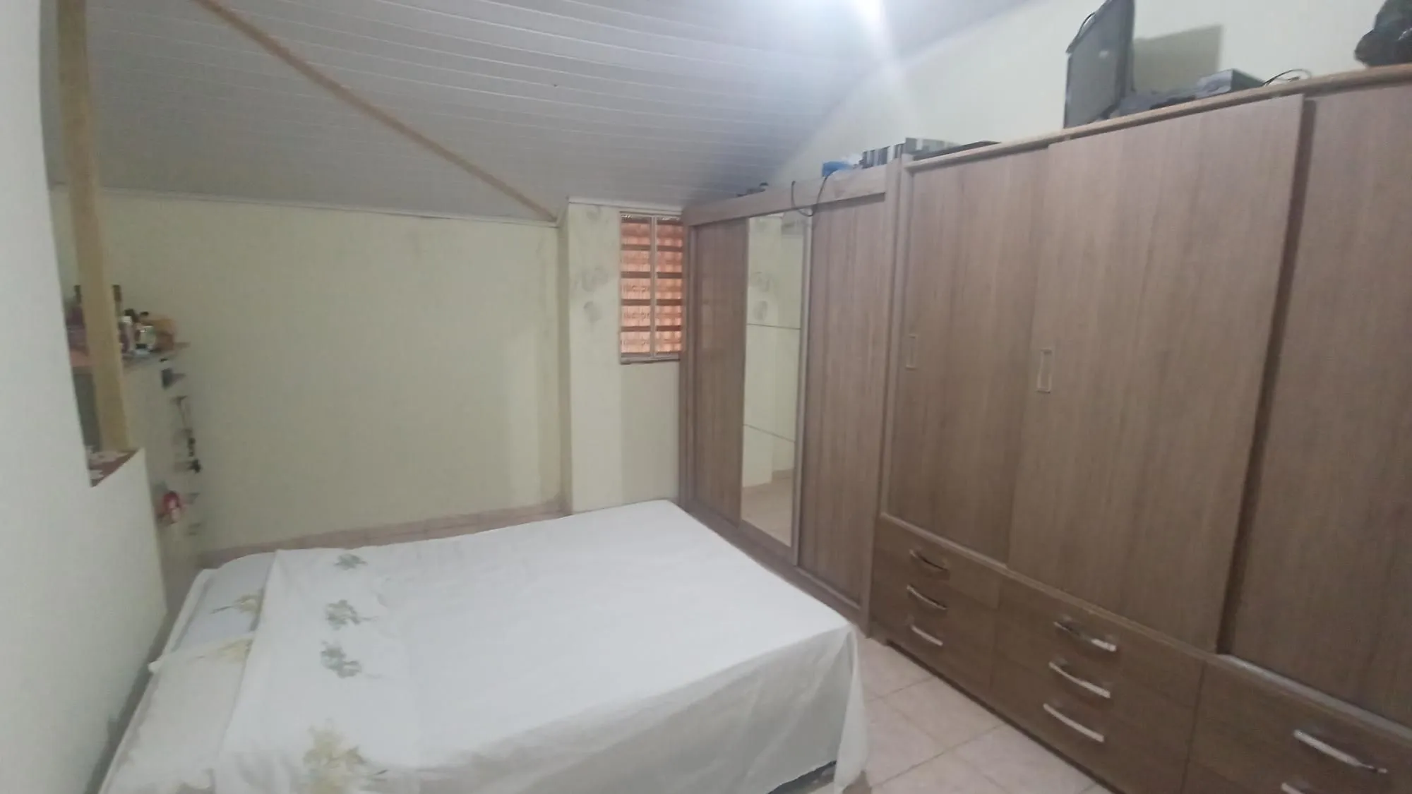 Imagem Casa com 2 dormitórios no bairro Glória