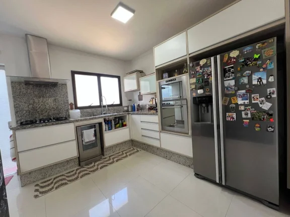 Imagem Casa com 5 quartos à venda, 180 m²