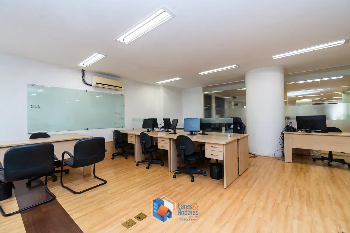 Imagem Conjunto comercial para venda em Centro, 378m²