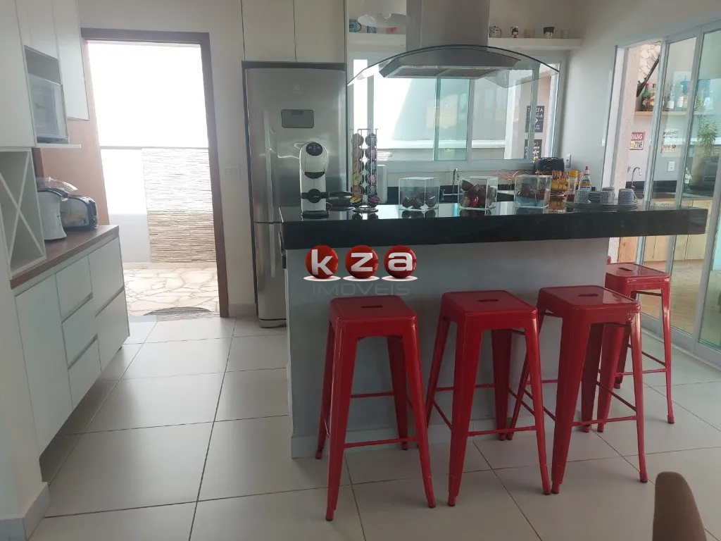 Imagem Residência de alto padrão a venda no Condomínio Le Village: 3 suítes, 4 vagas, piscina, 222m² - Valinhos-SP