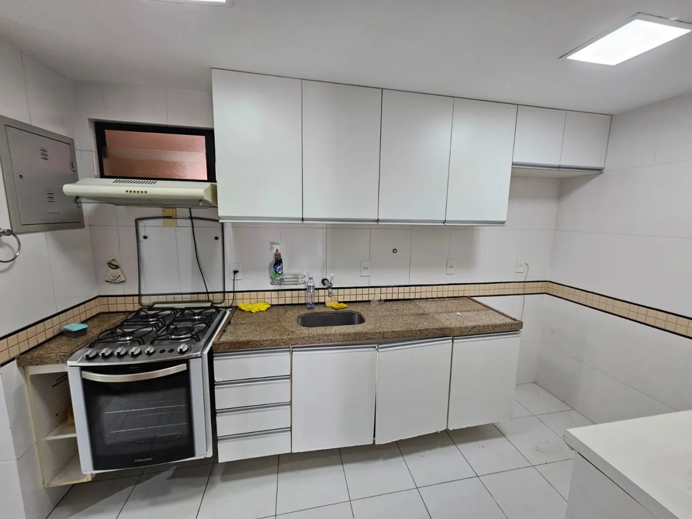 Imagem Apartamento para Venda em Maceió, Ponta Verde, 3 dormitórios, 1 suíte, 3 banheiros, 1 v