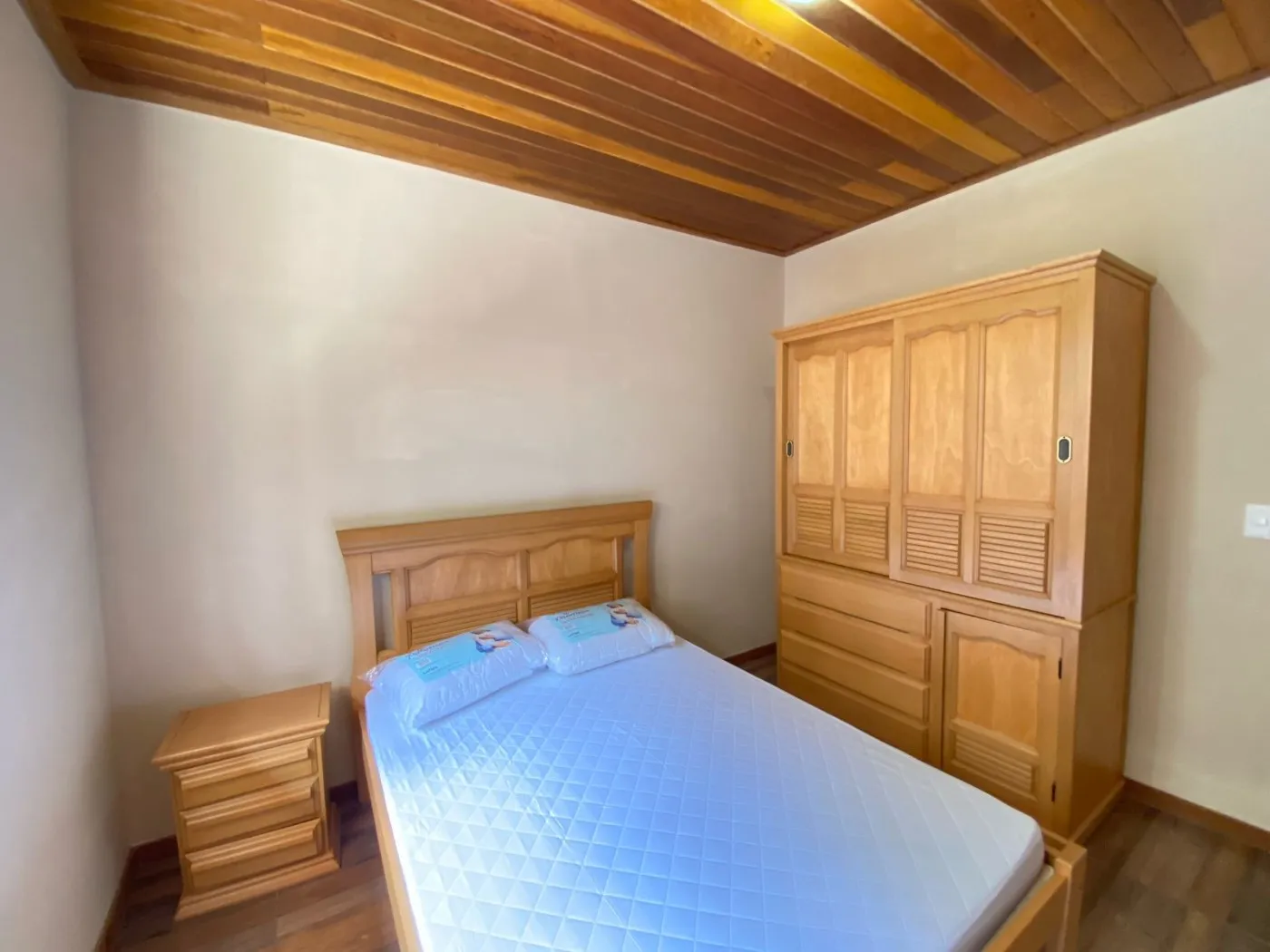 Imagem Casa em Condomínio para Venda em Teresópolis / RJ no bairro Granja Guarani