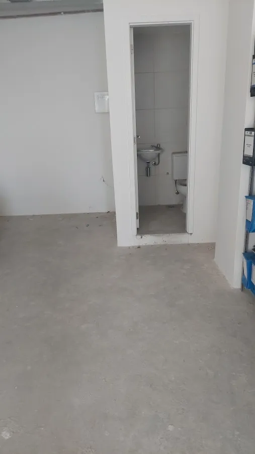 Imagem Sala Comercial para Locação em Itaboraí, Três Pontes, 1 banheiro, 1 vaga