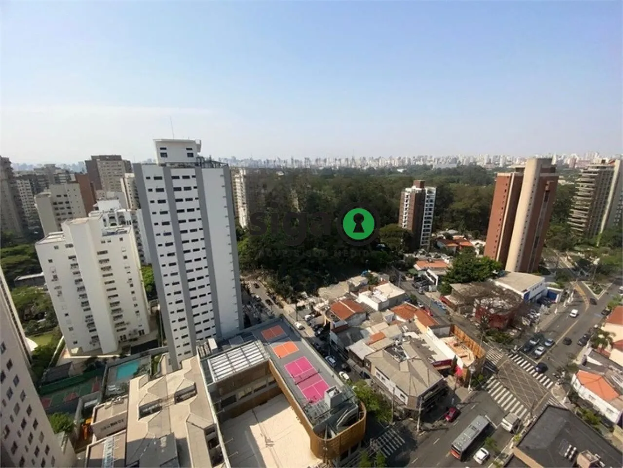 Imagem Apartamento Duplex Alto Padrão na Vila Nova Conceição de 2 Suítes com 3 Vagas à Venda.
