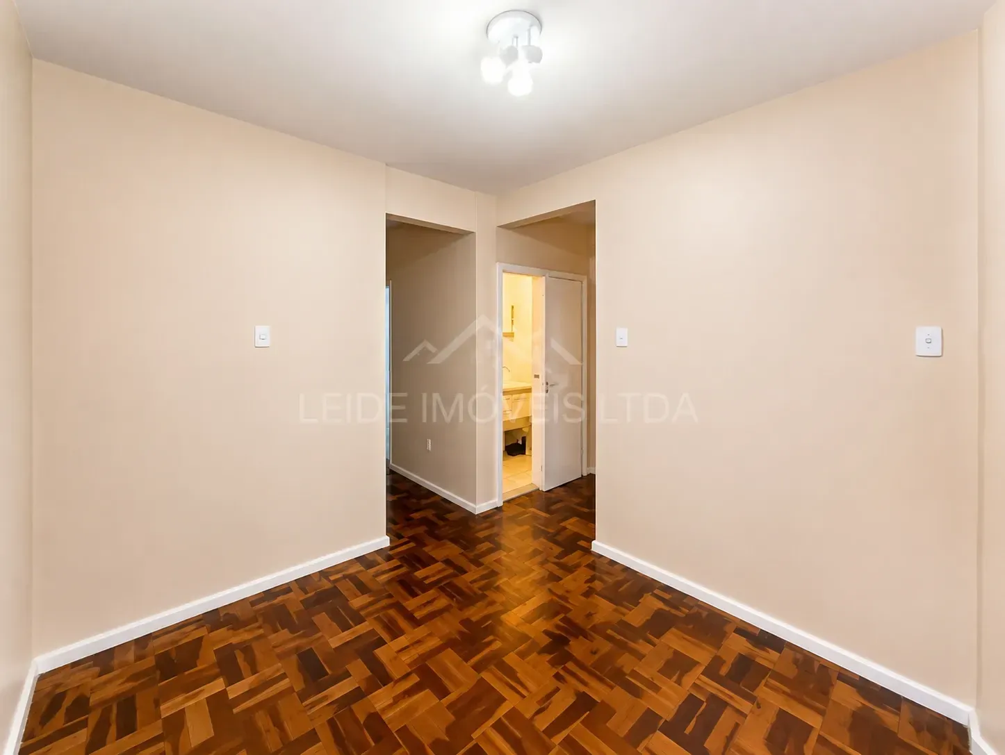 Foto do imóvel: Apartamento com 2 Quartos à Venda ou Locação, 46 m² em Centro - Florianópolis