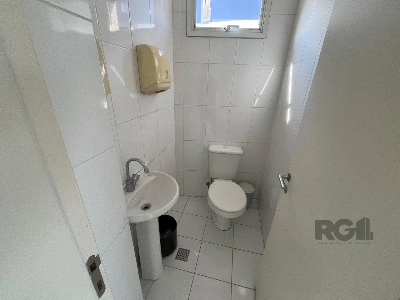 Imagem Conjunto/Sala para Venda - 57,79m², 0 dormitórios, 1 vaga - Centro Histórico