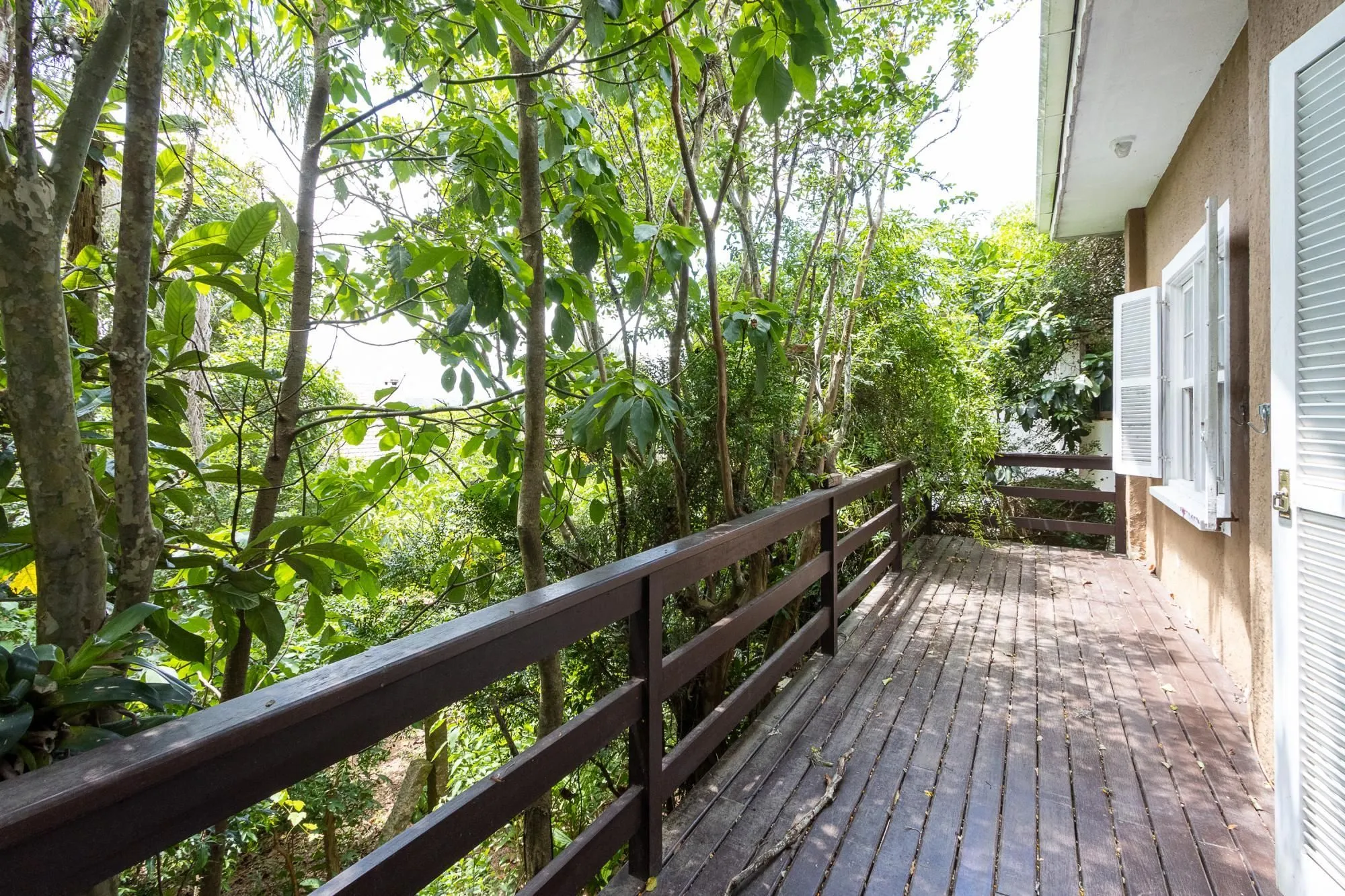 Imagem Bela casa térrea, 2 dormitórios e 1 suite - Parte alta do Bairro Espirito Santos
