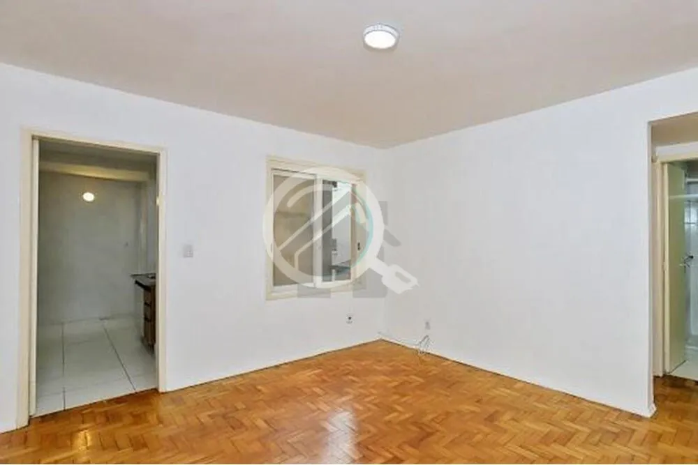 Imagem Apartamento de 42m² de área privativa, reformado, fundos, silencioso, possui 1 dormitório, amplo ...