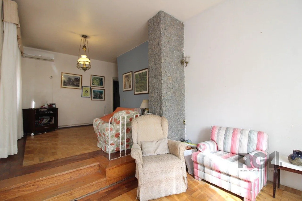 Imagem Casa à venda 4 quartos (dormitórios), suíte, 3 vagas - Partenon, Porto Alegre