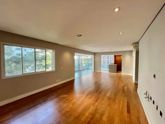 Apartamento de luxo em Moema, São Paulo-SP: 3 quartos, 3 suítes, 1 sala, 3 vagas, 226m² de puro conforto!