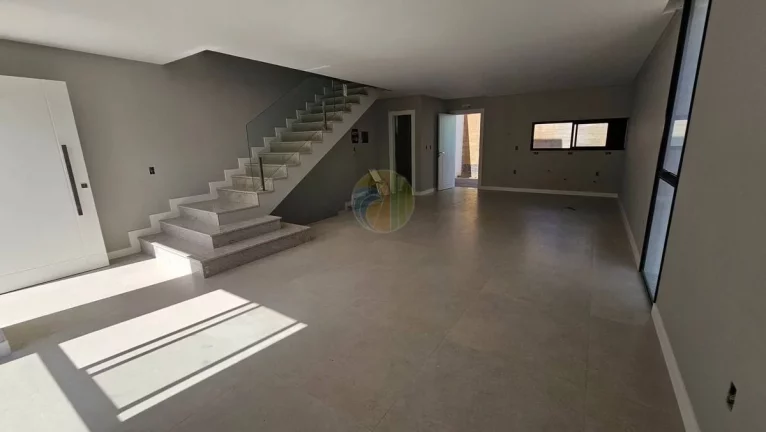Imagem Casa Triplex Ariribá