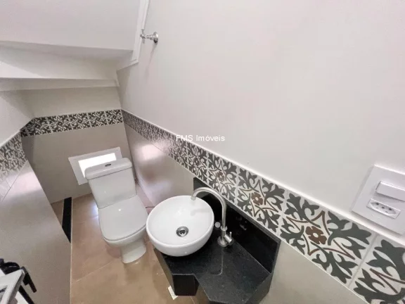 Imagem Imperdível oportunidade: Casa à venda em São Paulo-SP, Mirandópolis! 3 quartos, 1 suíte, 4 banheiros, 1 sala, 3 vagas de garagem, 170m².
