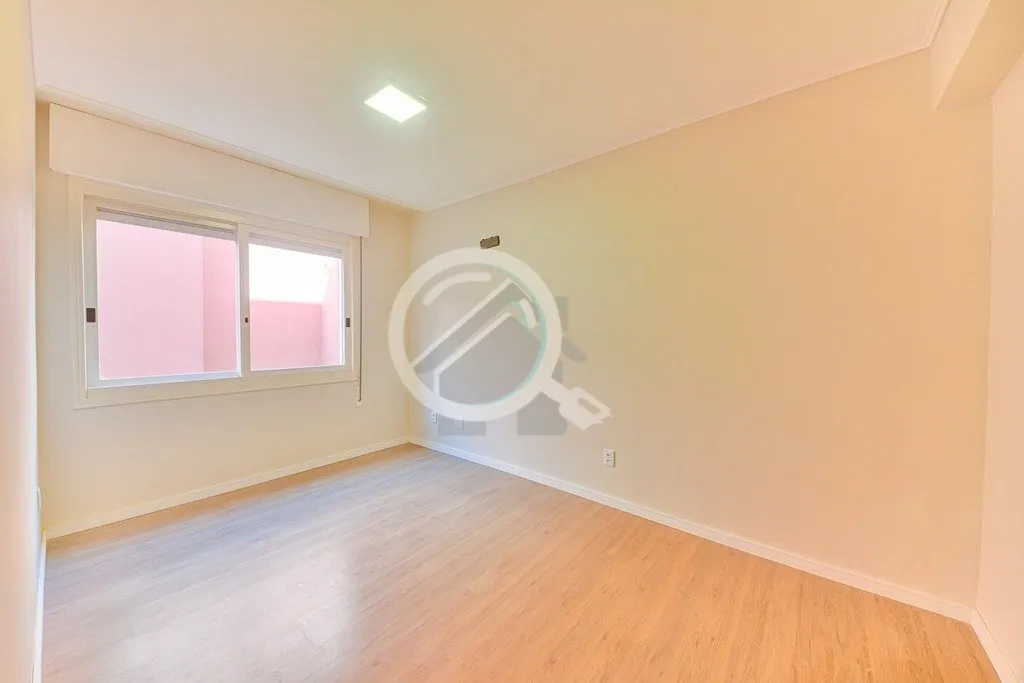 Imagem Apartamento finamente reformado em alto padrão com 2 dormitórios e 1 vaga de garagem no Bom Fim. L...