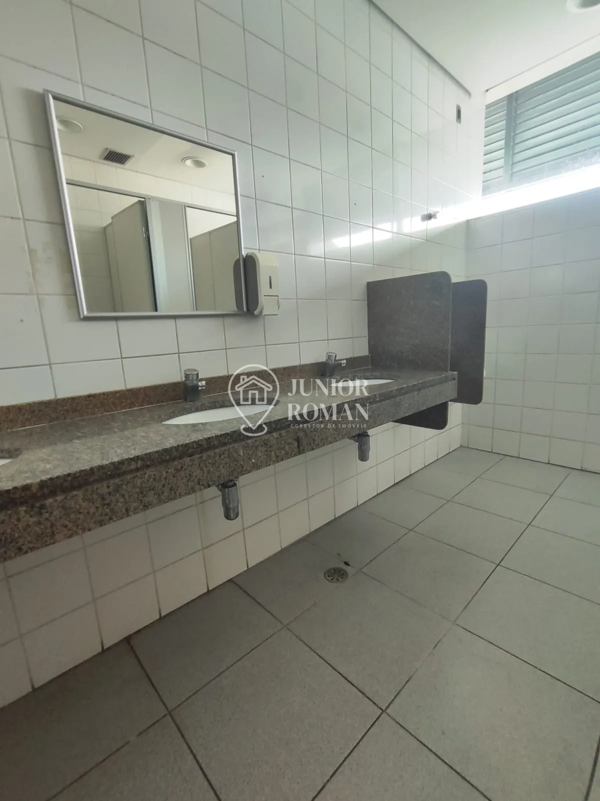 Imagem PRÉDIO COMERCIAL 2.579M² COM 35 VAGAS - EX AGÊNCIA BANCÁRIA EM SBC