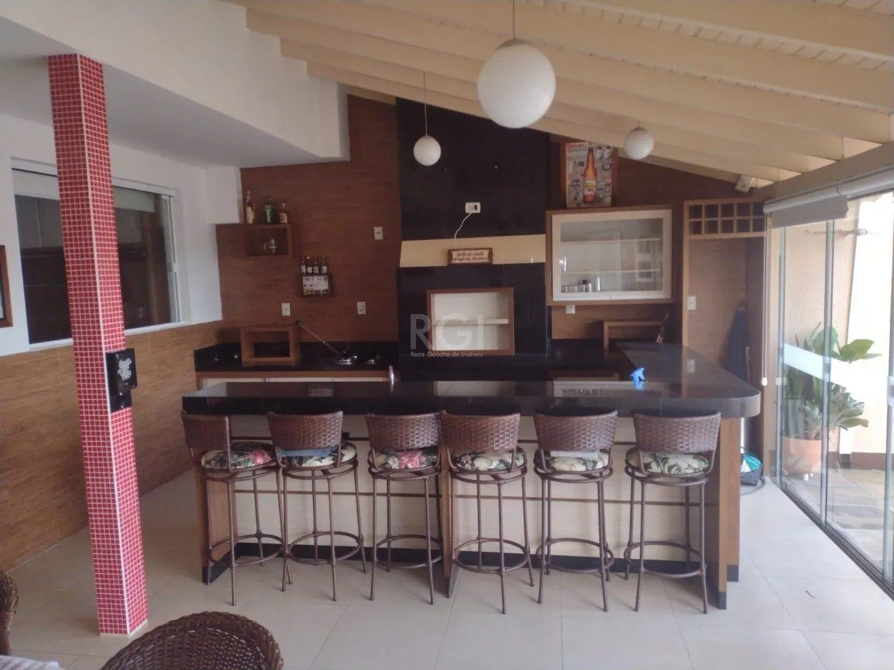 Imagem Casa sobrado mobiliado, 4 dormitórios, 1 suíte, 4 vagas de garagem, Bairro Bom Principio