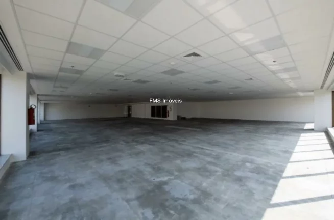 Imagem Conjunto comercial com 682m² para locação na Vila Leopoldina.