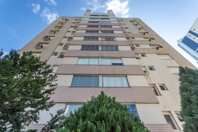 Imagem Cobertura Duplex para venda no bairro Chácara das Pedras em Porto Alegre