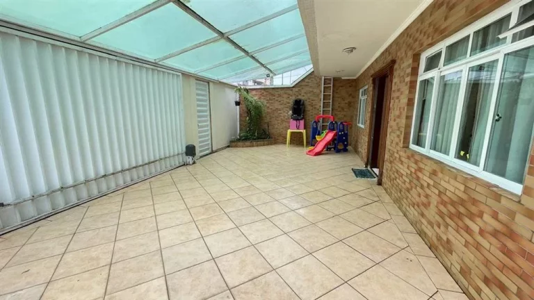 Imagem Conforto e Lazer a Passos da Praia: Sobrado com Piscina e Hidromassagem!
