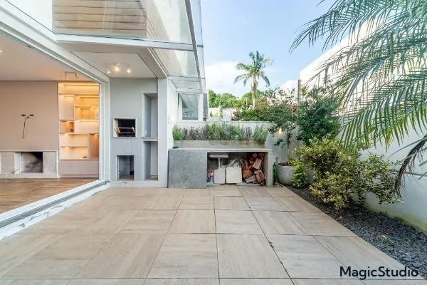 Imagem Casa em Condomínio na Tristeza | 3 Dormitórios, Suíte, Pátio e 2 Vagas