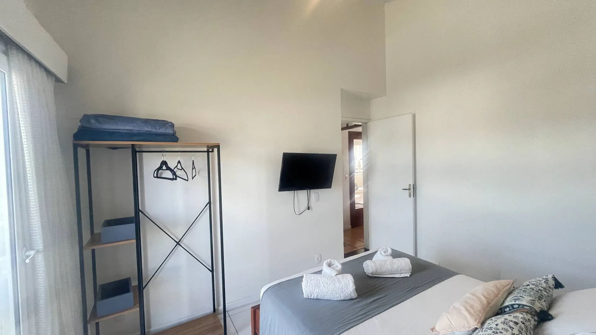 Imagem Apartamento 2 dormitórios locação anual em Jurerê