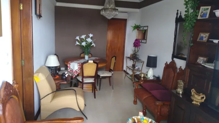 Imagem Ótimo apartamento no centro com 3 quartos, sala 2 ambientes com sacada, cozinha planejada, 1 vaga d...