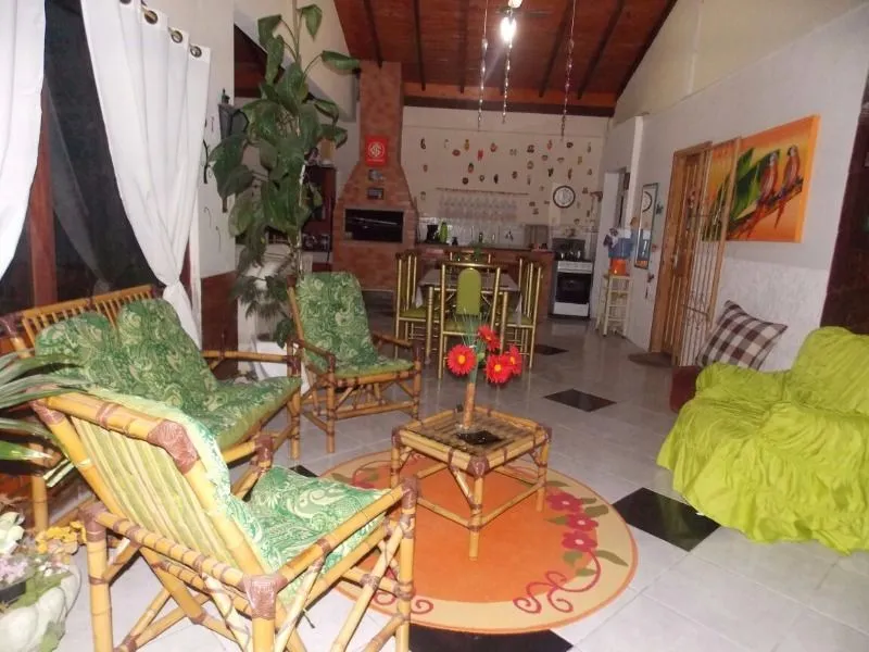 Imagem Casa para Venda - 150m², 2 dormitórios, 5 vagas - Ponta Grossa