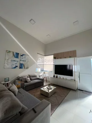 Imagem Casa com piscina aquecida e varanda gourmet no Condomínio Estância dos Ipês, em Uberaba!