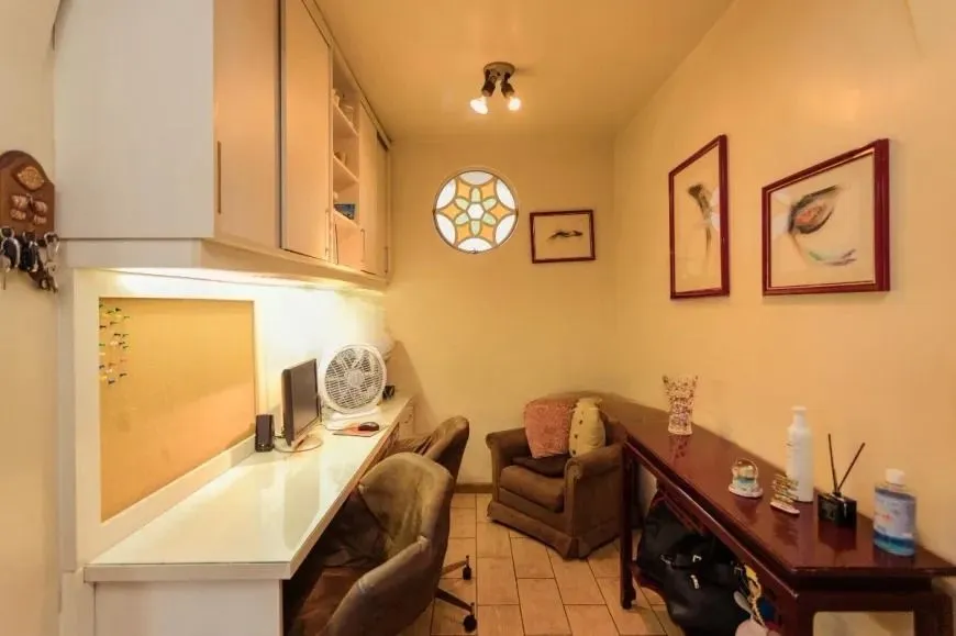 Imagem Casa térrea com 200m² privativos, 3 quartos, Rua Sylvio Sanson - Sarandi