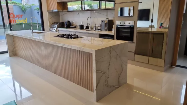 Imagem Residência de alto padrão em condomínio Alphaville, zona sul de Ribeirão Preto-SP, 3 suítes, 305m², 4 vagas - Quer Imóvel.