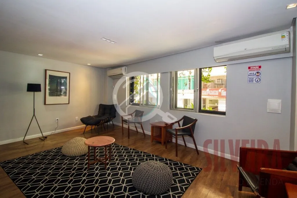 Imagem Studio mobiliado de 18 m² de área privativa com um dormitório com armários, um banheiro, armári...
