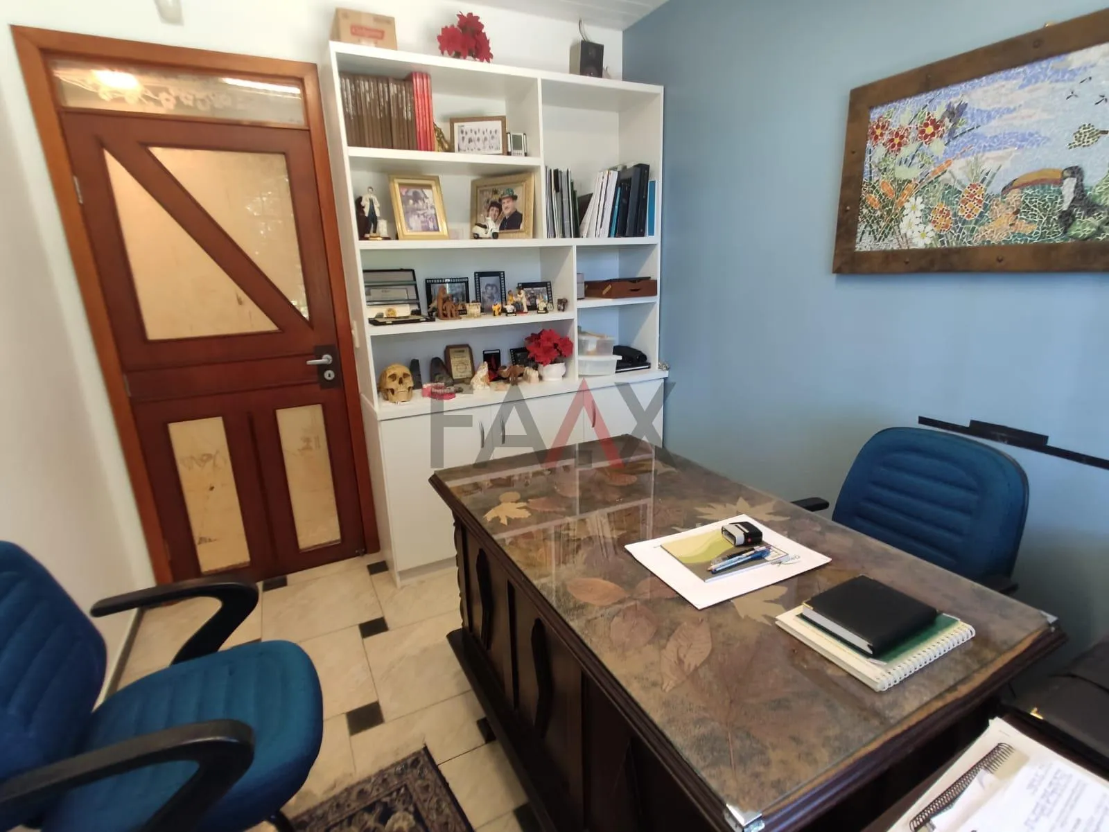 Imagem Casa à venda com ótimo terreno de 2.500m próximo ao Parque Trianon