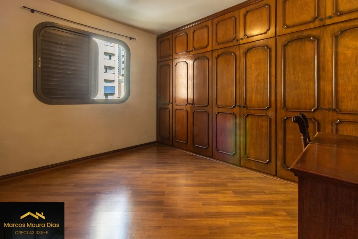 Imagem Apartamento em Perdizes com 4 Dormitórios ( 1 suíte) com 136m² e 2 Vagas. Edifício com Piscina e Portaria 24 hs