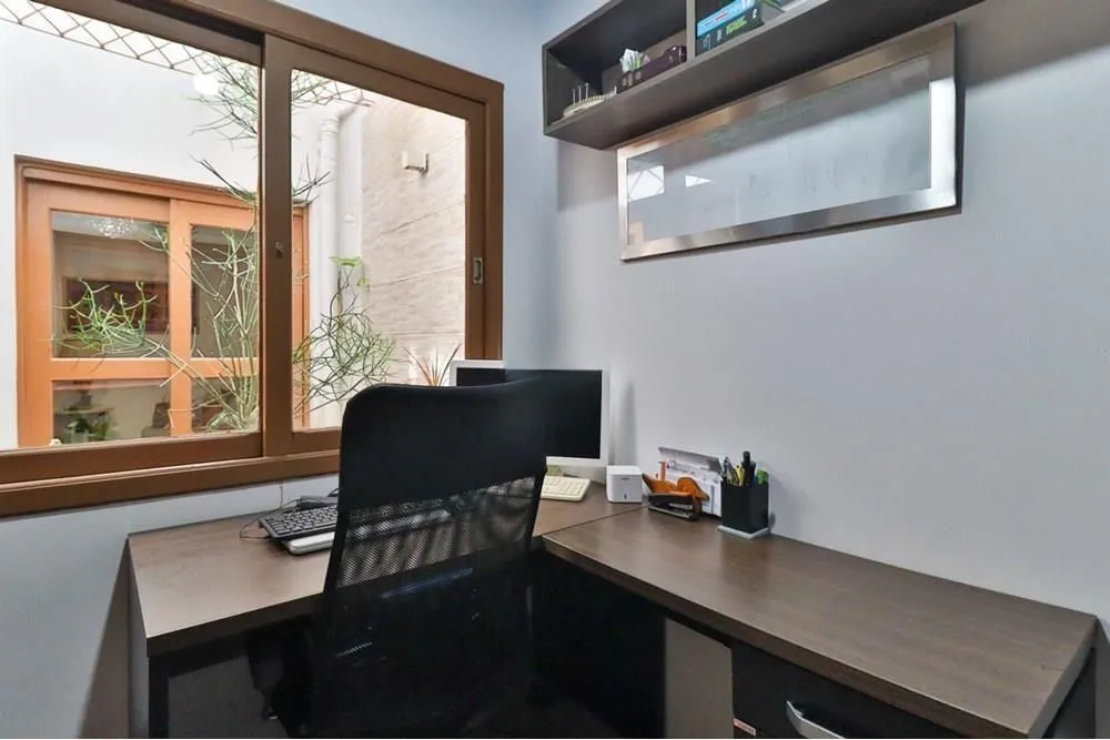 Imagem Casa térrea com 2 dormitórios, lavabo, espaço gourmet e 2 vagas.