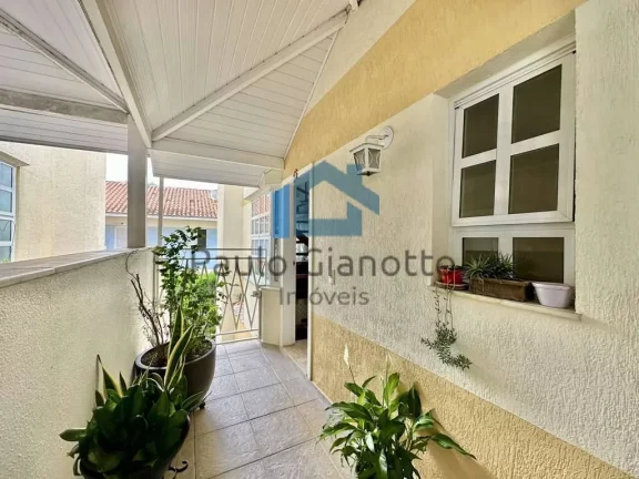 Imagem Sobrado impecável em villagio na Granja Viana