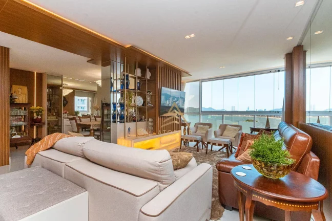 Imagem Apartamento com 4 dormitórios à venda, 190 m² por R$ 7.500.000,00 - Pioneiros - Balneário Camboriú/SC
