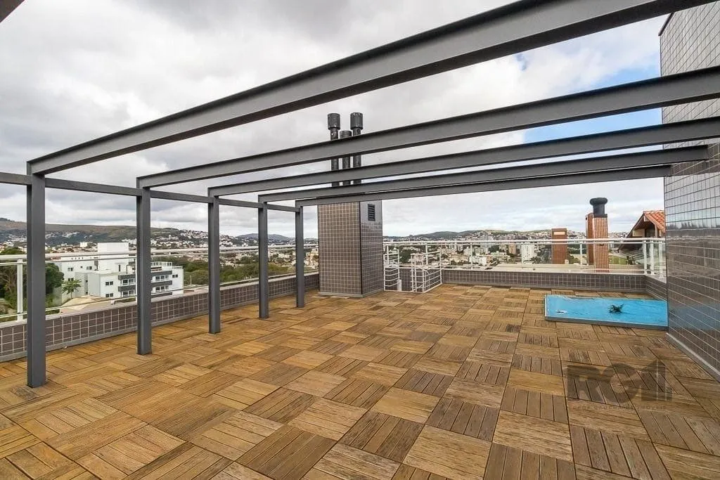 Imagem Excelente cobertura de 238m² com 3 dormitórios e 2 vagas.