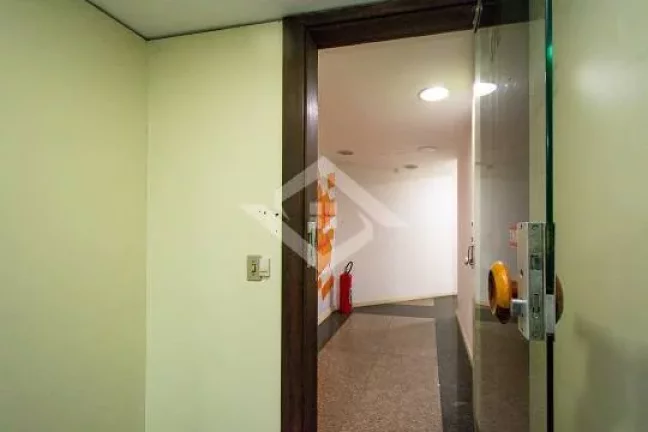 Imagem Vendo ou Alugo sala de 68m2 na Rua do Ouvidor