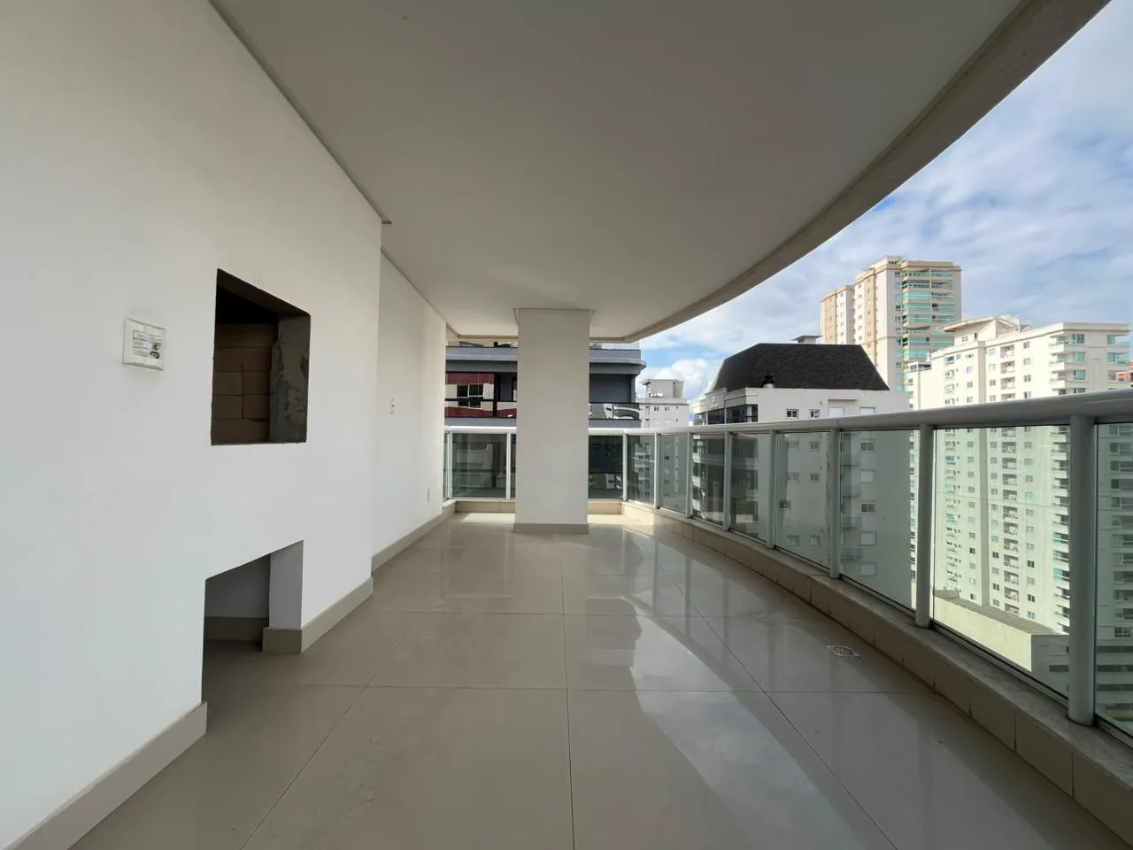Imagem Apartamento à venda com 170m2 por R$ 2.800.000,00