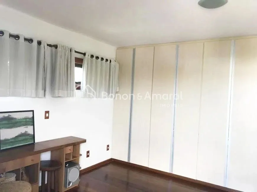 Imagem Casa em condomínio com 1000 m² e 7 quartos