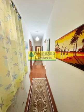 Imagem Casa de luxo à venda em Caraguatatuba-SP, bairro Martim de Sá: 4 quartos, 2 suítes, 2 salas, 3 banheiros, 3 vagas de garagem, 249m².