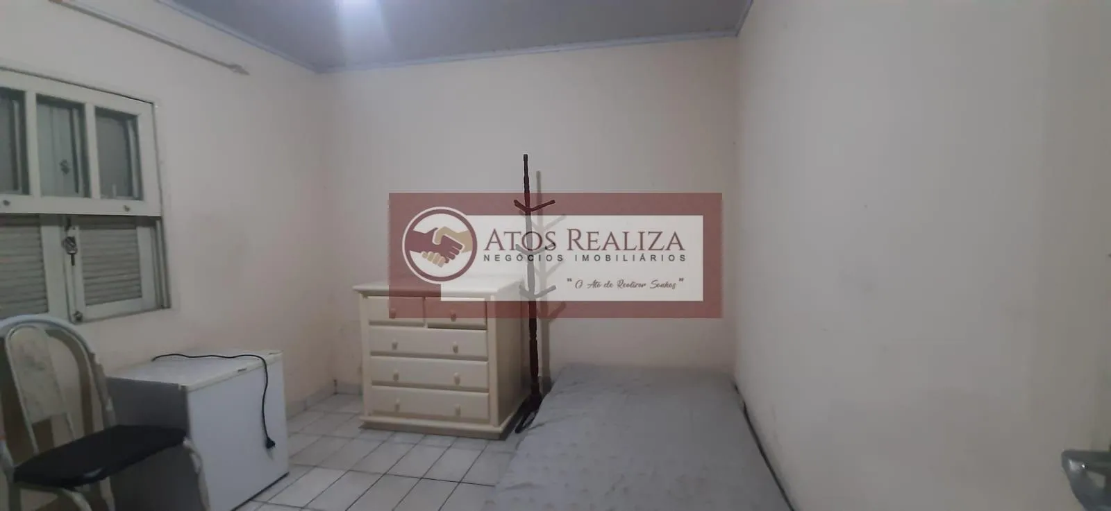 Imagem Grande oportunidade para investimento. Vendo casa para reforma, com um terreno de 210m² no jardim manacás, 400 metros da estação Grajaú da CPTM, casa com 2 Dormitórios, sala, cozinha, área de serviço, quintal, corredor lateral, 3 vagas de garagem,, churra